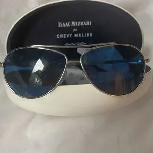 Isaac Mizrahi | Accessories | Isaac Misrahi Chevy Malibu  display picture 1